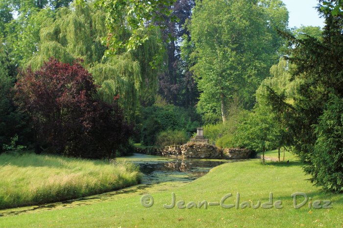 FontainebleauJA10.JPG - Au jardin anglais du château de Fontainebleau